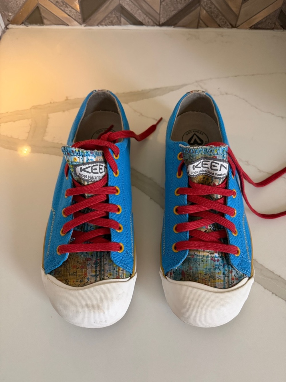 Keen Low-Top Sneakers in Bright Blue with Red Laces - Picture 2 of 4
